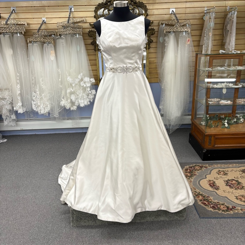 Kenneth Winston “1667” Wedding Dress